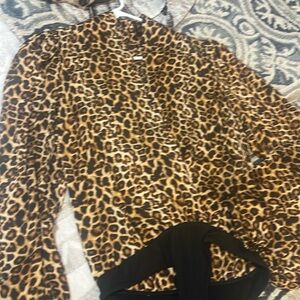 Gorgeous animal print blouse size S❤️❤️❤️